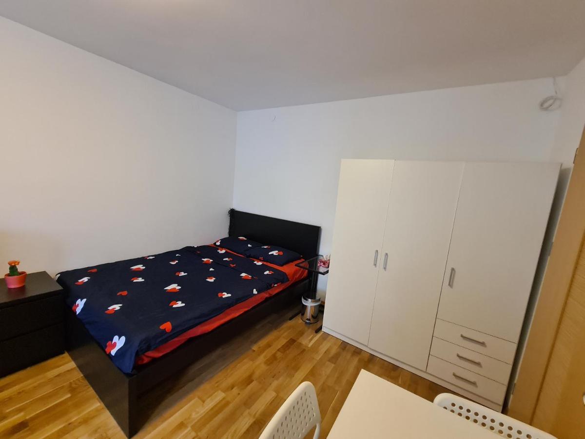 Mirrorroom Pl Citycenter Warszawa Eksteriør billede